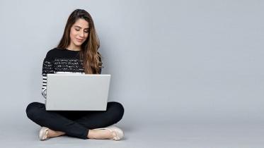 Person searching for top-rated expatriate tax advisors