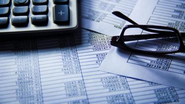 Choosing between LLC and S Corp for small business owners abroad